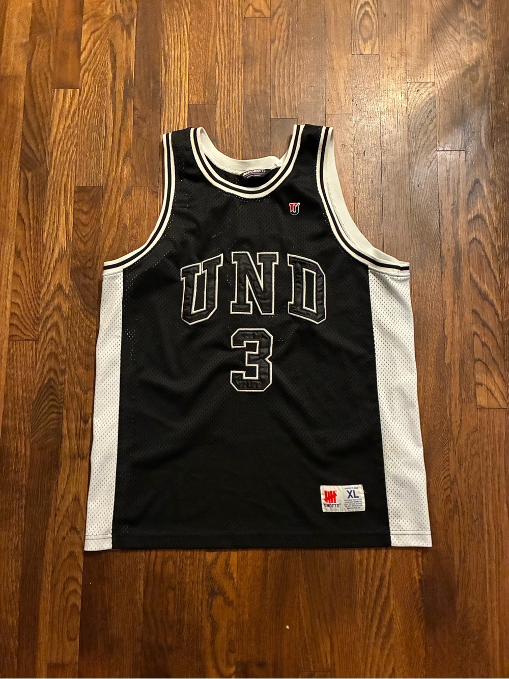 Vintage y2k undefeated basketball jersey size XL